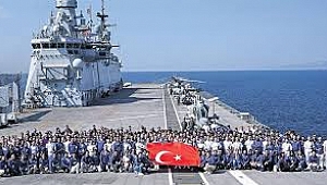 Boğaz'da gurur selamı! 7 gemimizden gövde gösterisi! Aralarında Atatürk'ün manevi mirası da var 